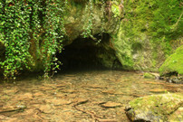 http://www.slovensky-kras.eu/info/jaskyne-a-pr [val]