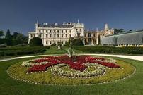 http://www.zamek-lednice.com/ [val]