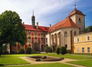 http://www.zamek-libochovice.cz/ [val]